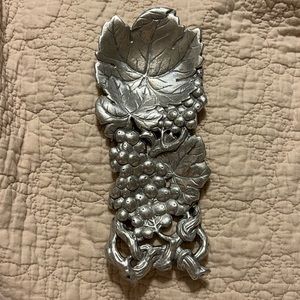 Arthur Court 1993 vintage grape spoon rest